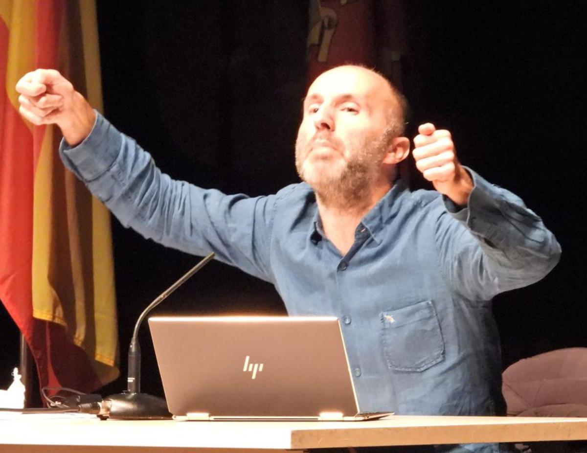 Jácome desata la polémica al limitar a cinco minutos la presencia de cámaras en los plenos