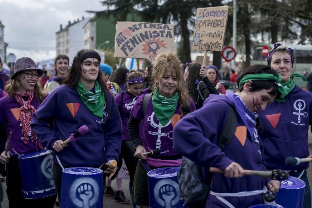 Las calles de Verín se tiñen de morado