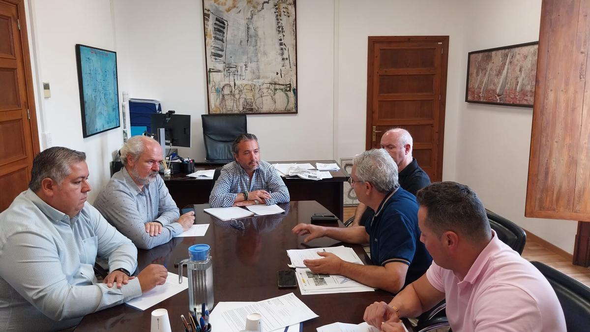 Reunión entre el conseller insular Fernando Rubio y el Ayuntamiento de Sóller.