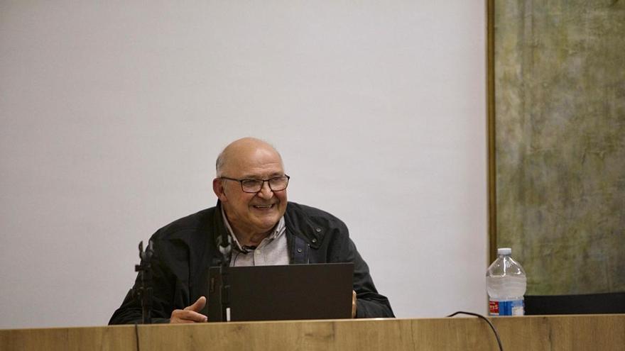 Tobies Grimaltos presenta a Xàtiva ‘Assaig sobre la vellesa’, un llibre que aprofundix en les virtuts i misèries de fer-se major