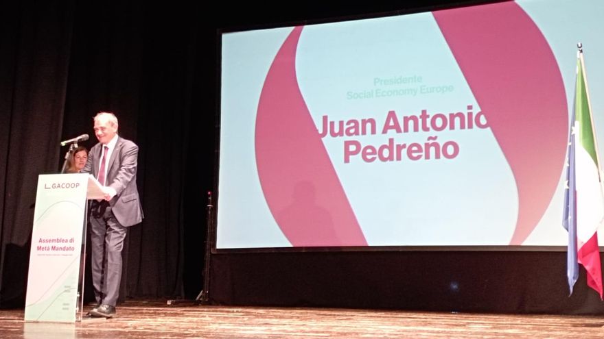 Juan Antonio Pedreño destaca la importancia del modelo cooperativo durante la Asamblea de Legacoop
