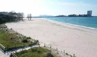 El Concello lanza el proyecto para ampliar la recuperación de O Vao y sus dunas hacia todo el paseo