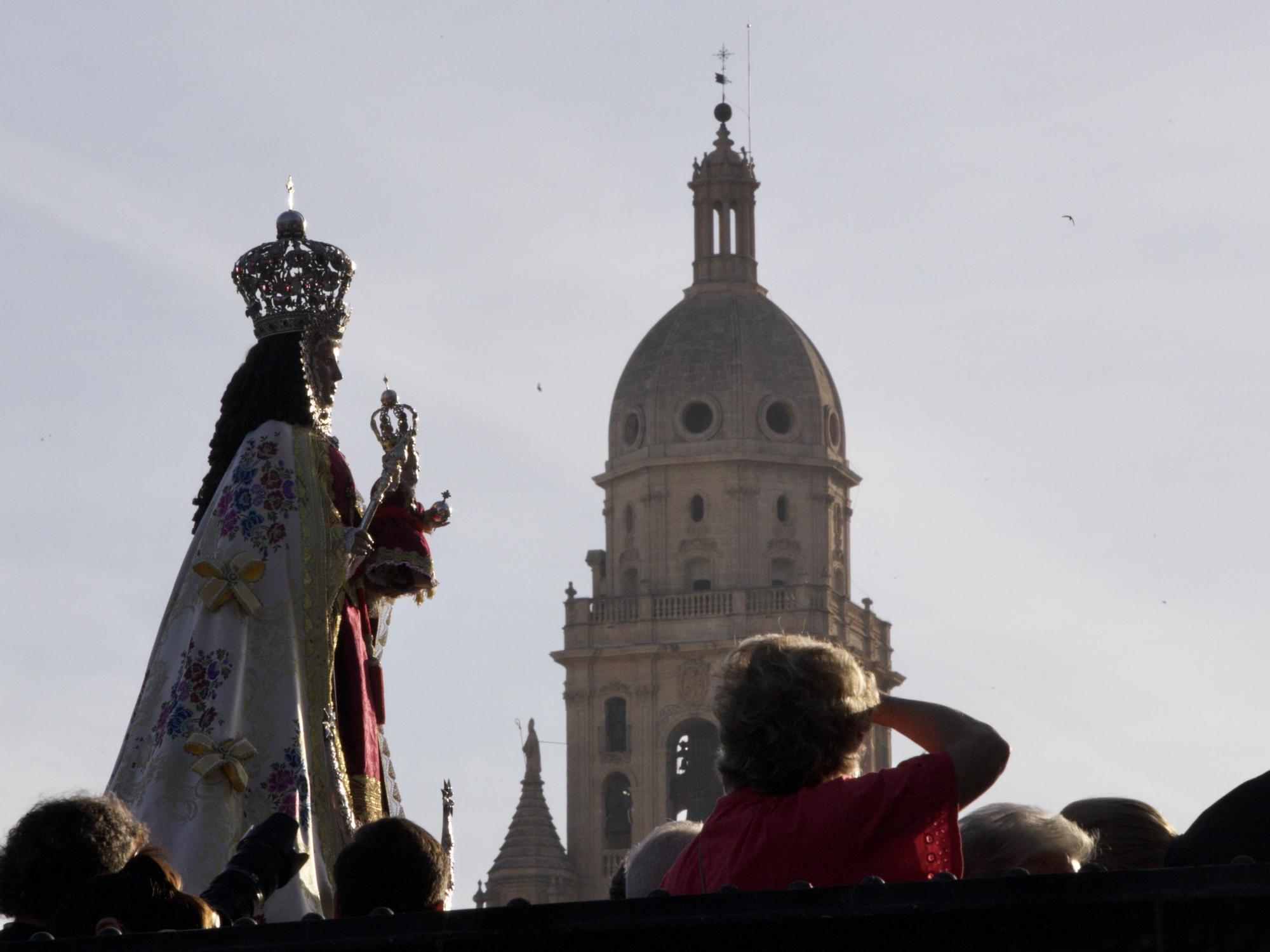 Las imágenes del regreso en romería de la Fuensanta a su santuario