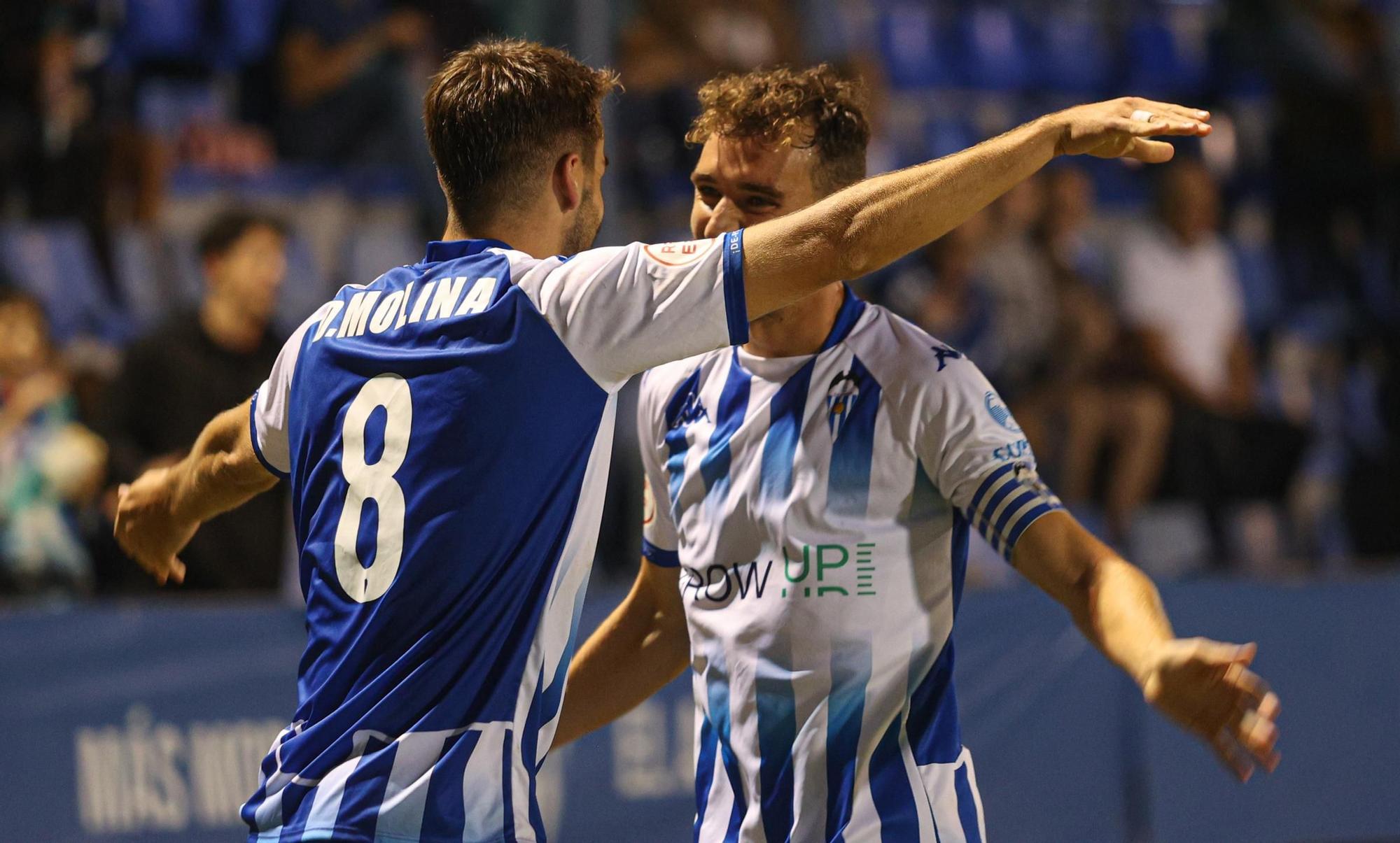 El Alcoyano vuela empujado por la afición