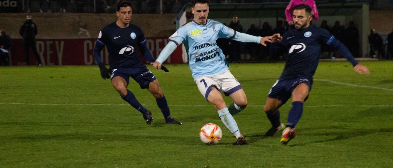 Nono y Davo en un lance del partido disputado en Brea de Aragón.