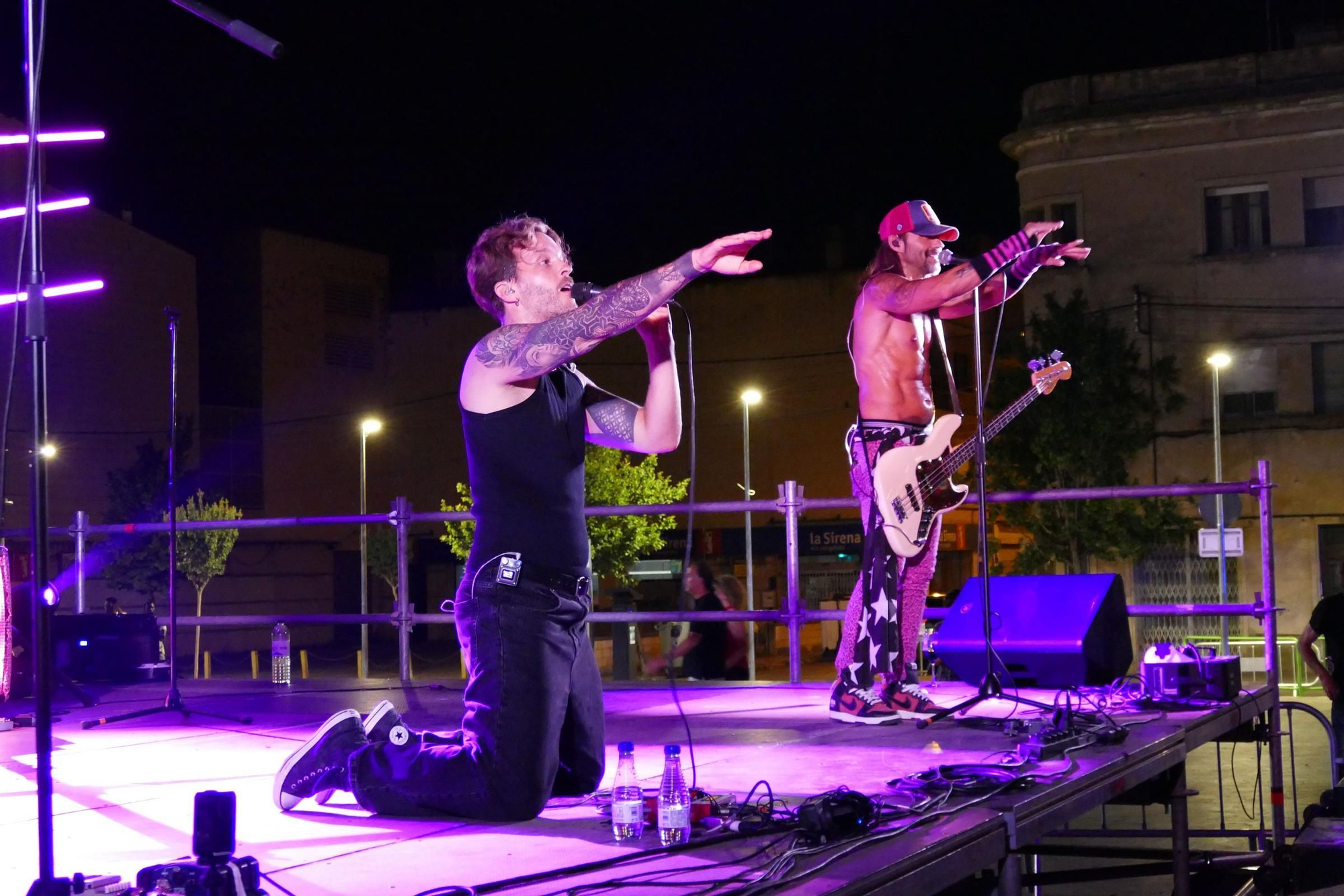 Ni la calor atura el bon ambient dels concerts de la revetlla de Sant Pere a Figueres