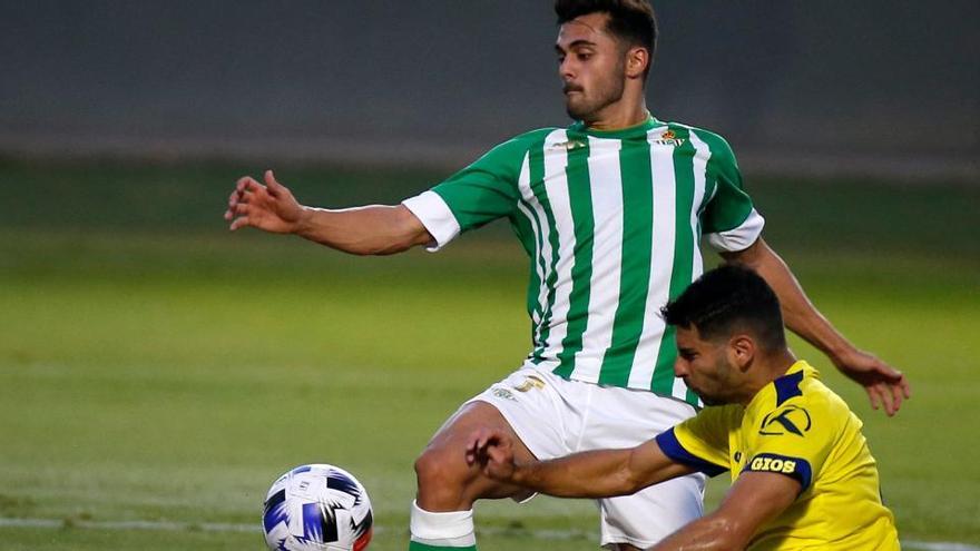 El Lorca Deportiva logra un empate con uno menos