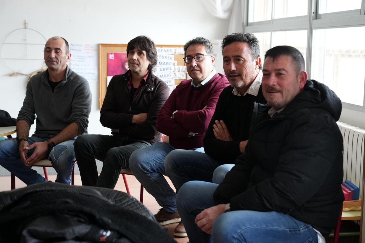 Algunos de los ex alumnos que han asistido al encuentro.