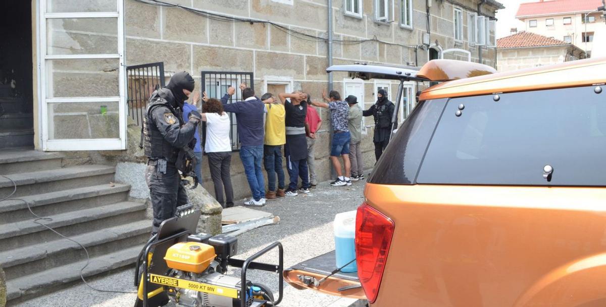 Personas interceptadas por la Policía tras la macrorredada de la operación Copérnico. | Policía