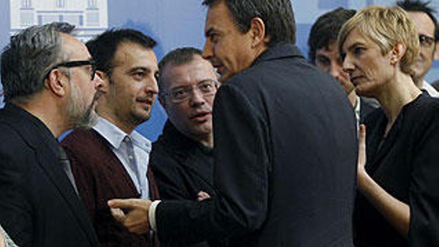 El Presidente del Gobierno, junto a Juanjo de la Iglesia, Alejandro Amenábar y Daniel Monzón