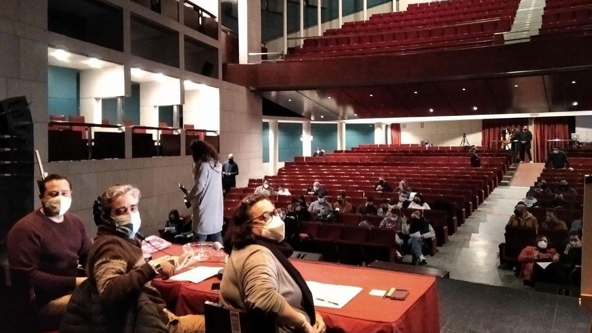 Guti, en el centro, durante el sorteo del orden de los desfiles del Carnaval.