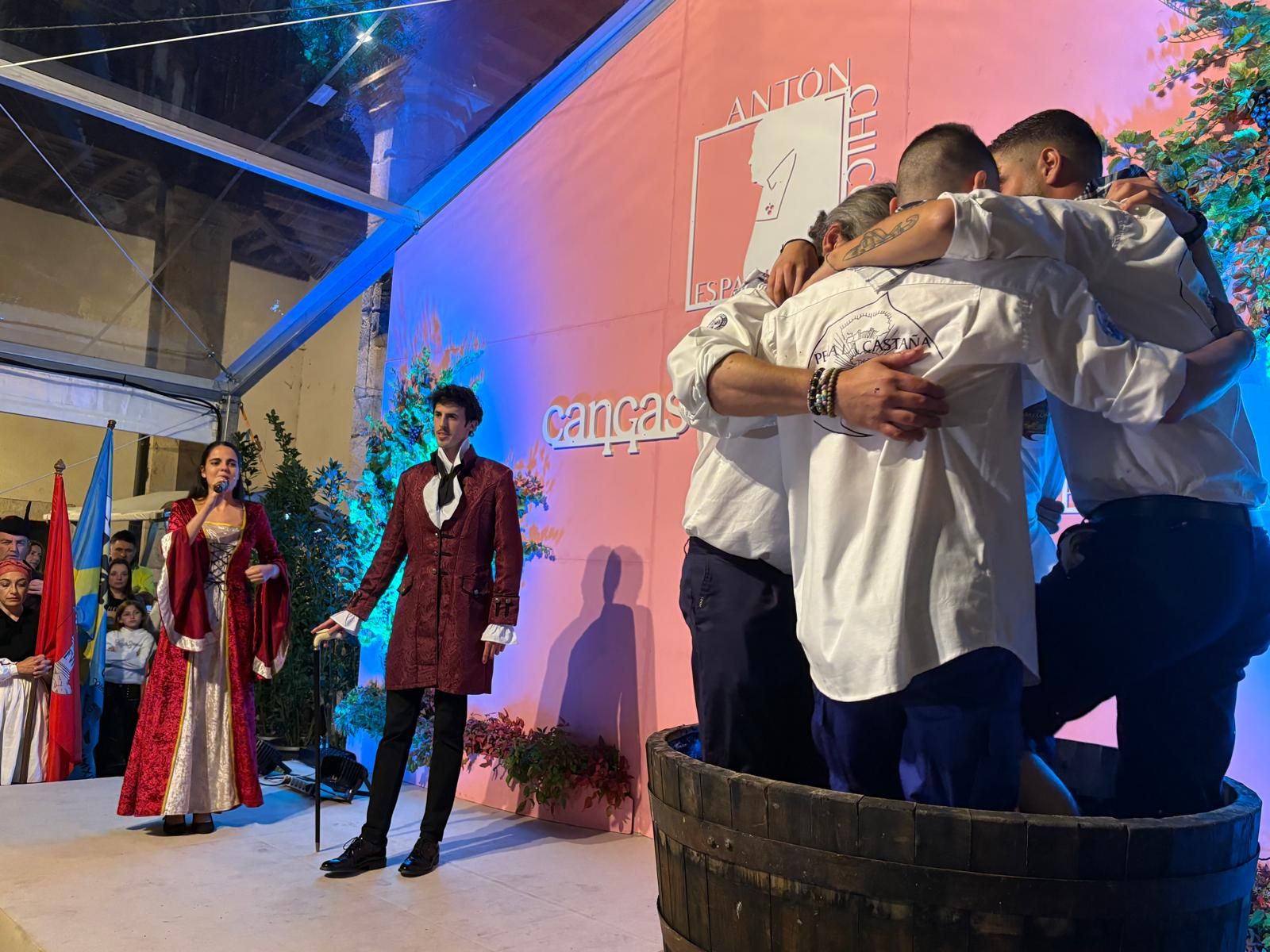 Así se vivió la recreación histórica de la pisada de la uva en la Fiesta de la Vendimia