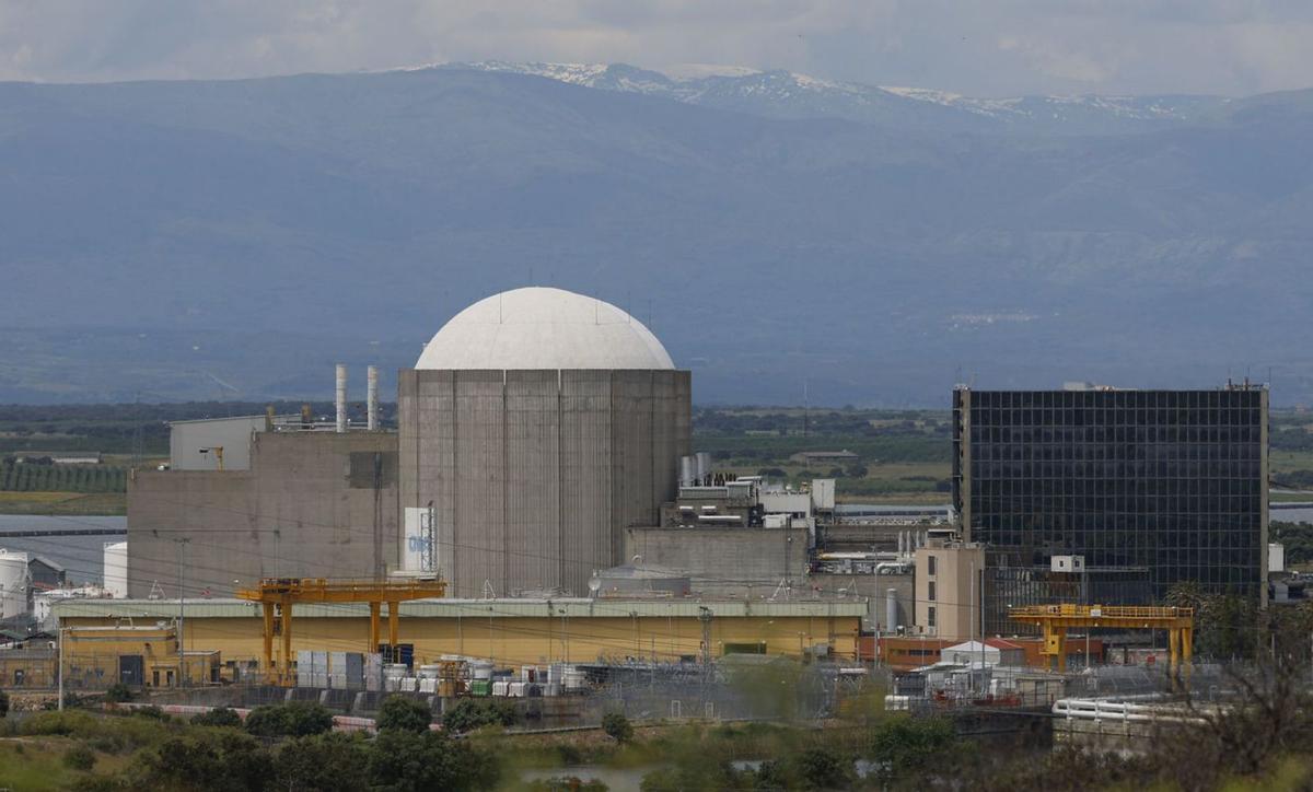 Sánchez s’aferra al pacte amb Iberdrola i Endesa pel tancament de les nuclears