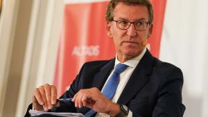 Feijóo s’envolta d’exministres i empresaris per preparar el seu pla energètic