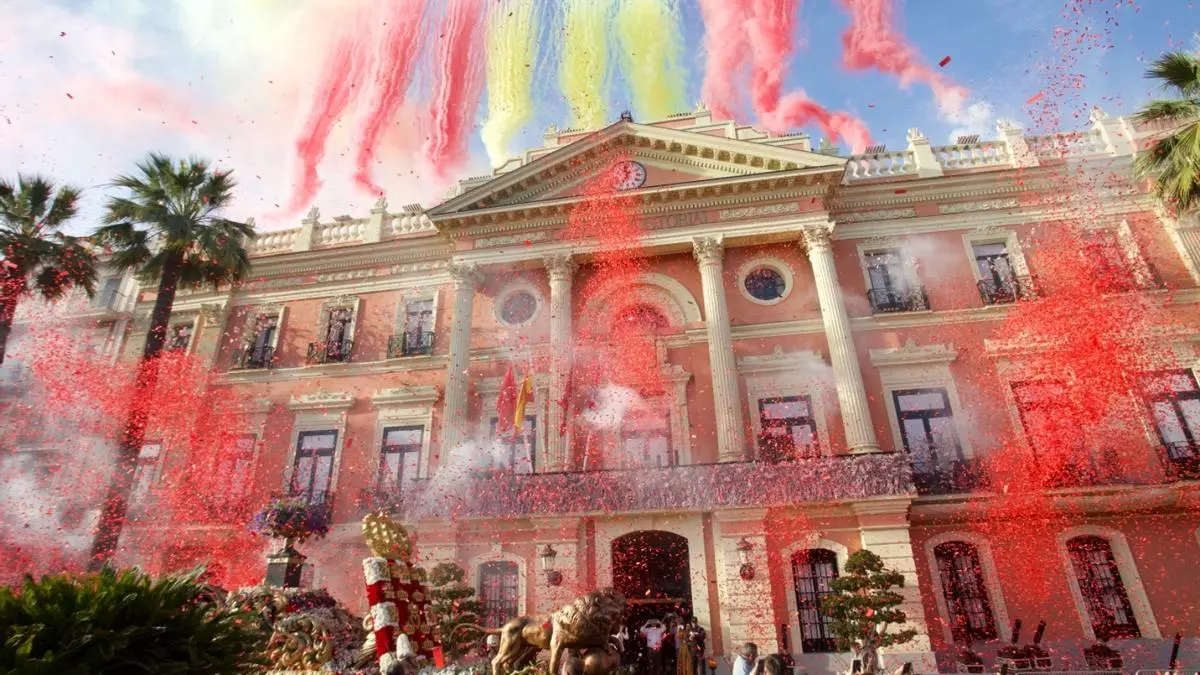 Así ha sido el espectáculo de color en la Glorieta con motivo de la Batalla de las Flores