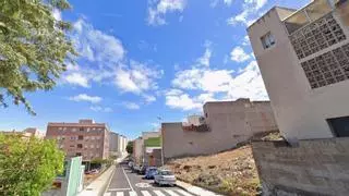 Una reyerta en plena calle de Ofra se salda con un herido en el hospital