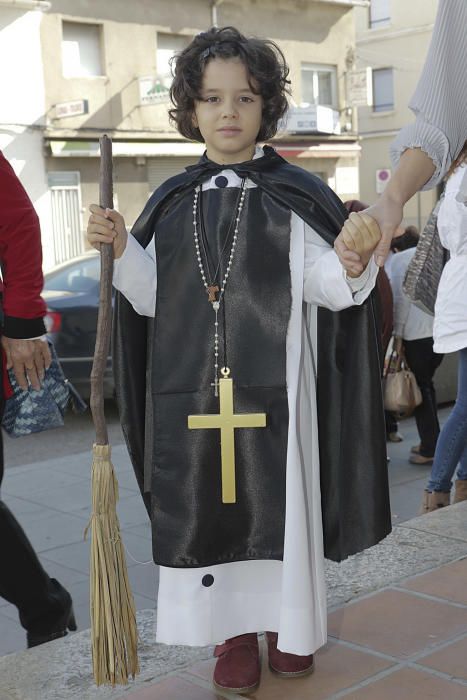 En Oliva se visten de santos para hacer frente a Halloween