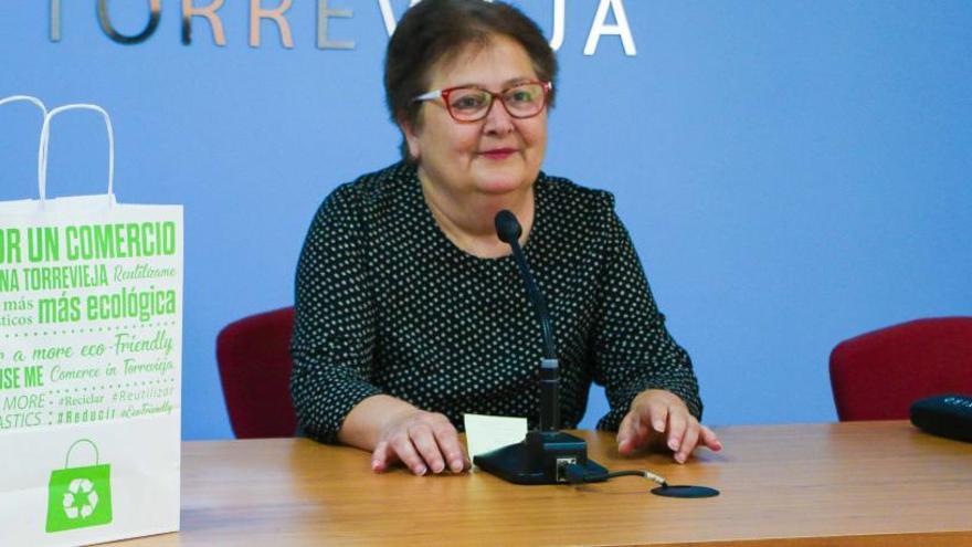 La edil Manuela Osuna en la presentación de la iniciativa del Ayuntamiento de Torrevieja