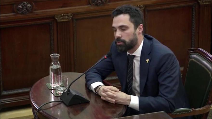 «Si estan acusats per organitzar un referèndum ho hauríem d&#039;estar milers de persones»