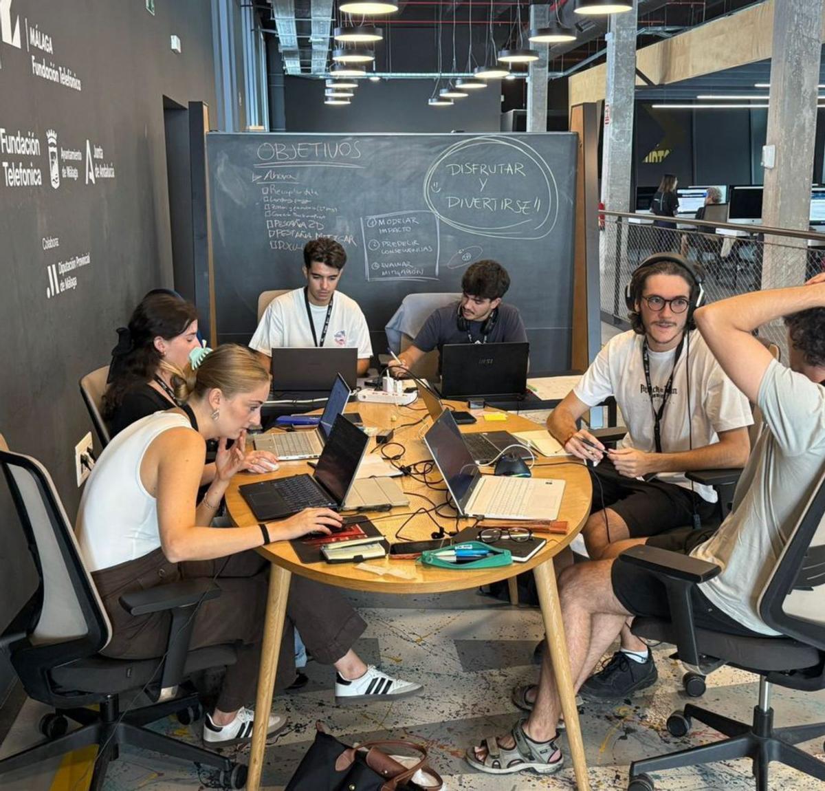 Bajo el lema ‘¡Aprende, Lanza, Lidera!’, los equipos se enfrentan a desafíos que combinan IA, datos abiertos y experiencias inmersivas para comprender mejor nuestro planeta y el universo