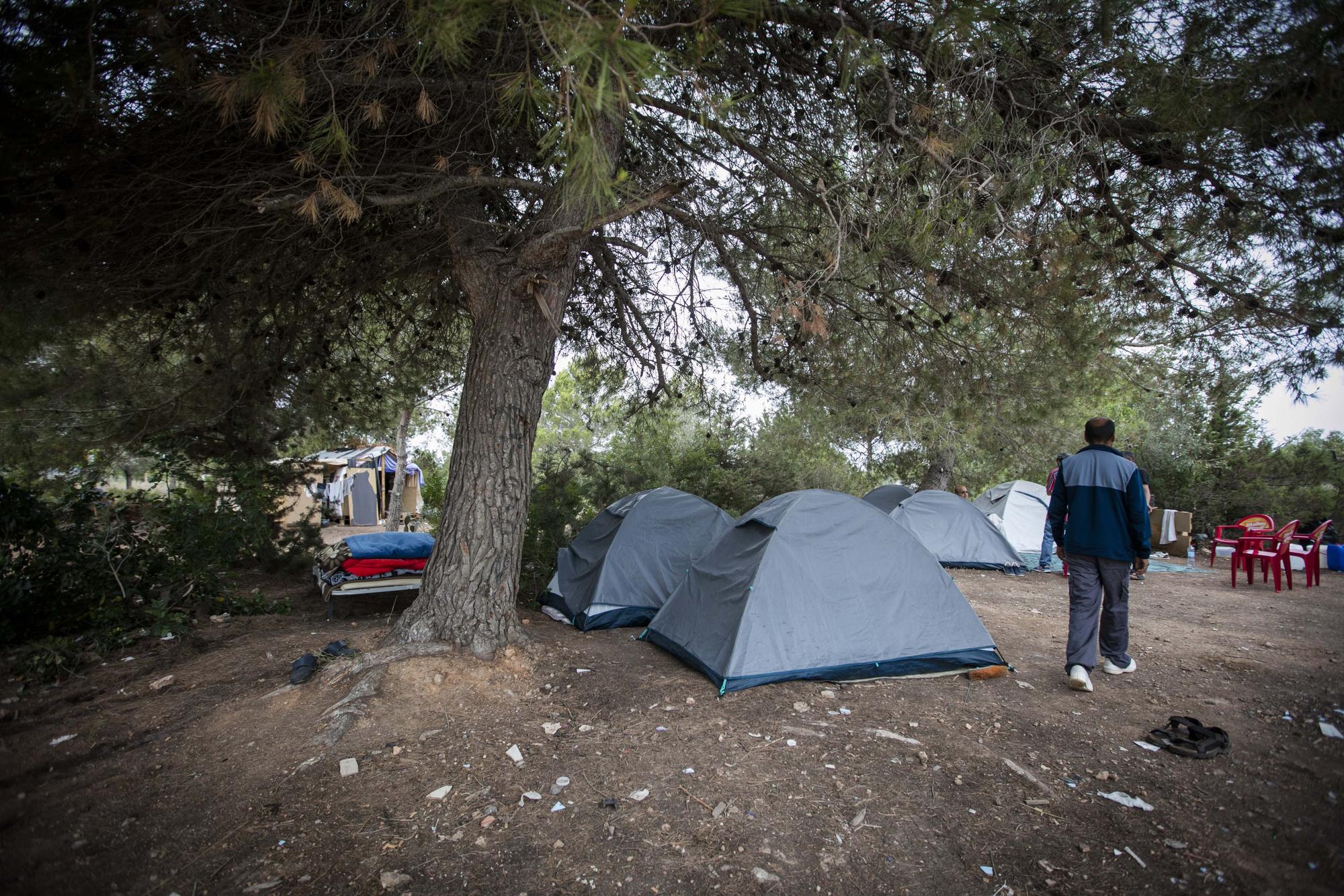 Galería de imágenes del drama de la vivienda en Ibiza: la ciudad de los sintecho