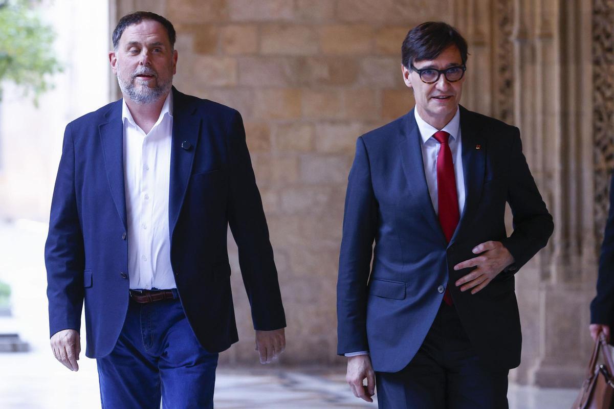 El líder de ERC, Oriol Junqueras, y el president, Salvador Illa, en una imagen de archivo.