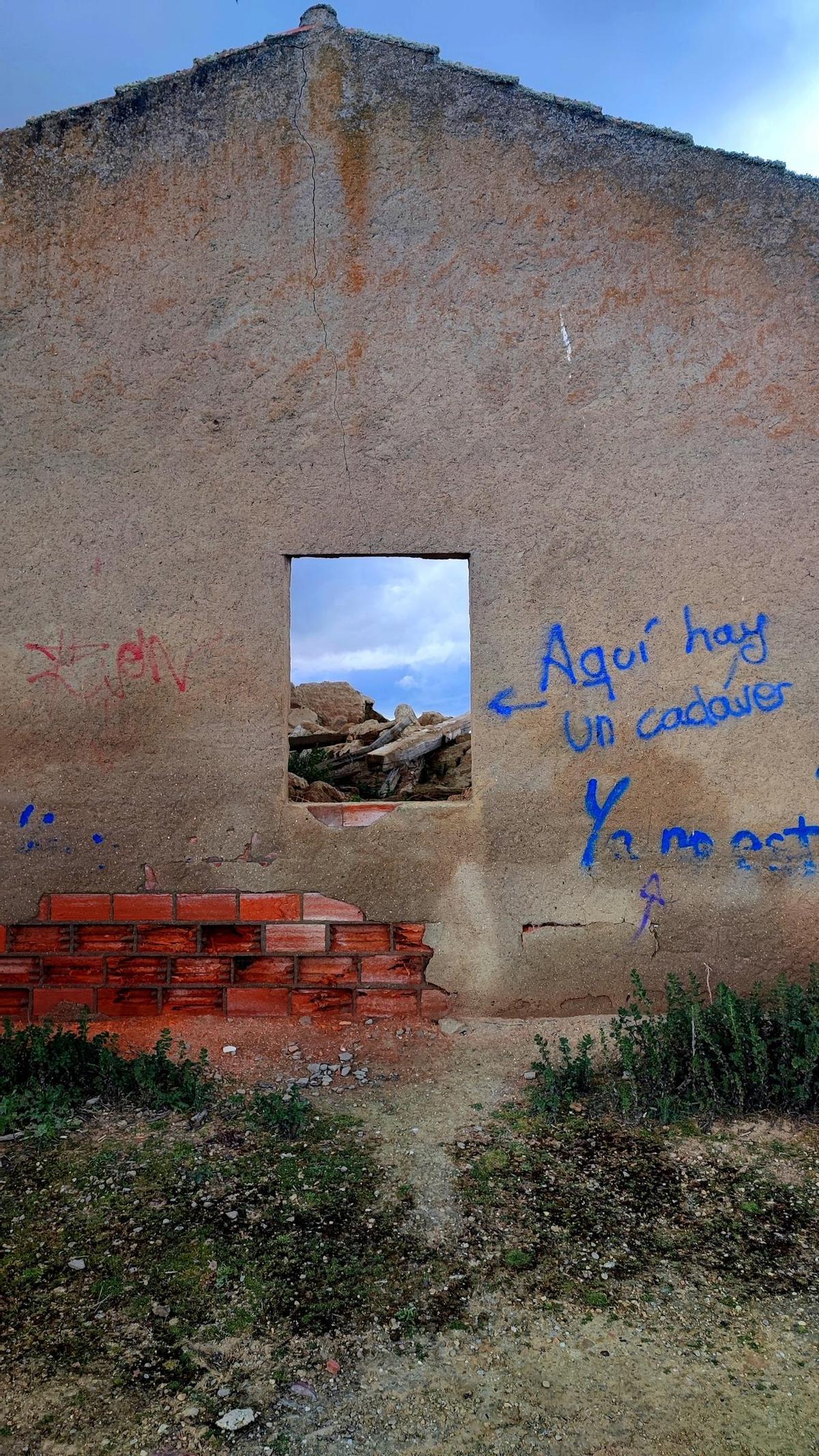 Pintada realizada sobre un antigua vivienda en Otero de Sariegos.