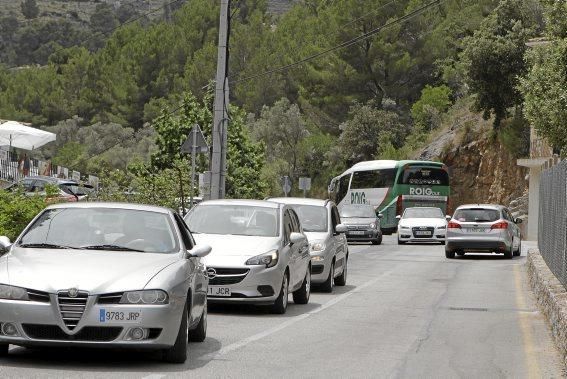 Im Torrent de Pareis, einer der größten Touristenattraktionen der Insel, stapeln sich die Besucher. Seit Wochen schafft keiner den Müll weg, auf der berühmten Serpentinenstraße staut sich der Verkehr, am Ufer haben Taschendiebe leichtes Spiel. Es ist ein Albtraum, sagen die Anwohner.