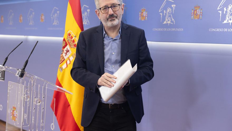 Carlos Martín dimite como coordinador de Sumar por motivos de salud y seguirá en el Congreso