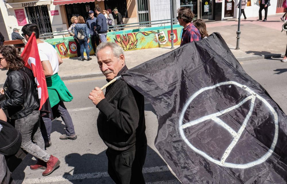 La manifestación del Día del Trabajador reúne a 18 colectivos y partidos del Medio Vinalopó