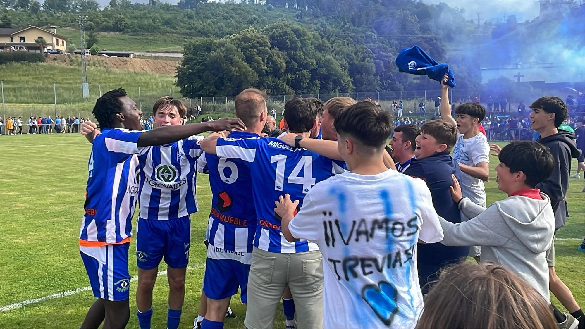 En imágenes: Así fue el duelo entre el Treviense y el Cornellana por un puesto en segunda