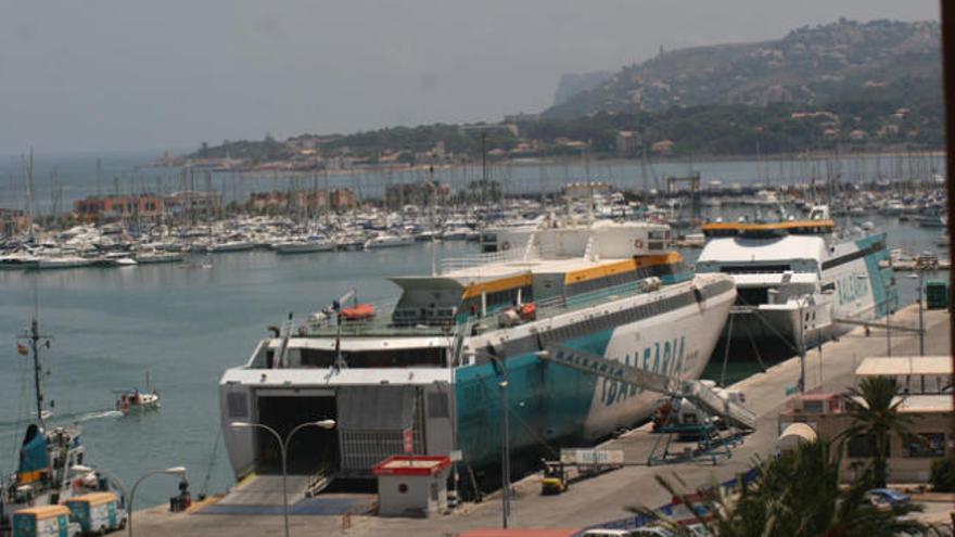 Prisión para un hombre por intentar transportar cocaína a Ibiza en el doble fondo de un coche