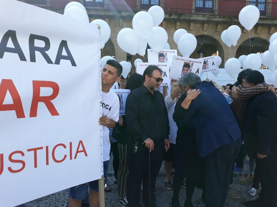 Suelta de globos para exigir justicia con Eleazar