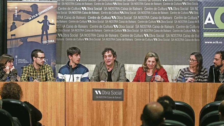 Bruna Cusí, Oriol Pla, Marcel Borràs, Agustí Villaronga, Isona Passola y Luis Ortas, durante el coloquio.