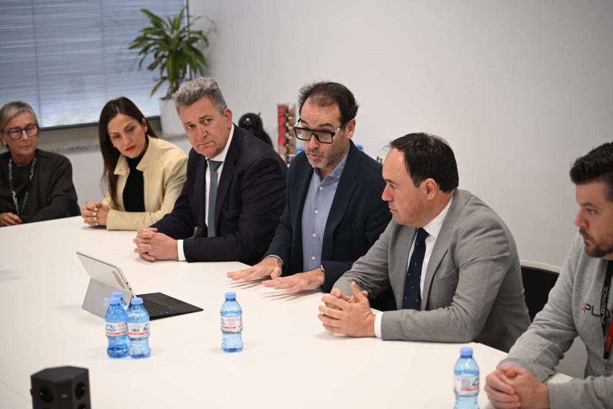 La Generalitat y Elche allanan el camino a PLD Space para acelerar su fábrica de cohetes