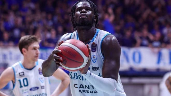¡El pívot Oumar Ballo, muy cerca del Valencia Basket!
