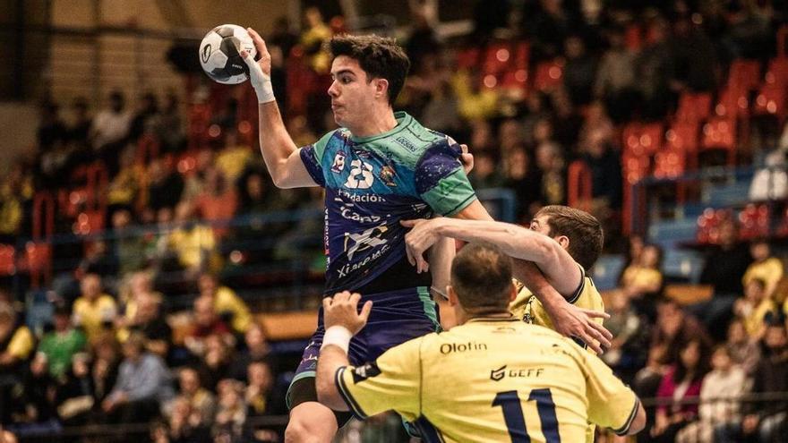 El Cajasol Ángel Ximénez lucha hasta el final ante un Bidasoa superior