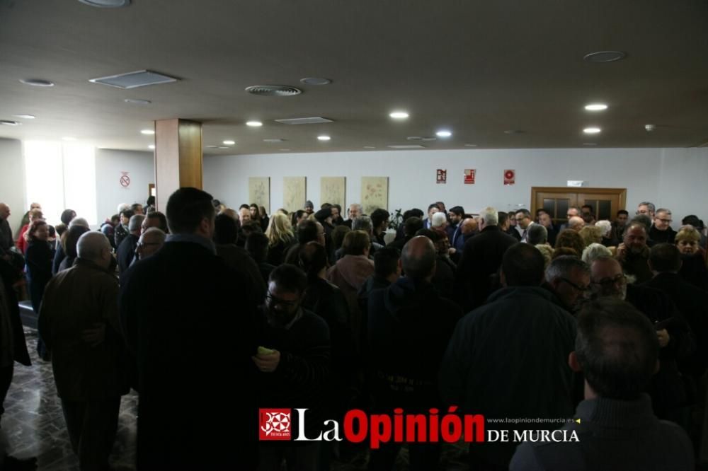 Familiares y amigos dan el último adiós a José Antonio Pujante en el tanatorio Lázaro de Lorca