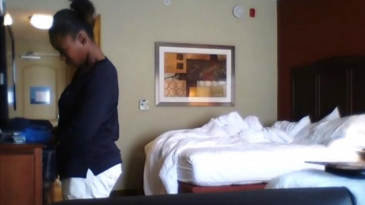 Videos de cámaras escondidas en hoteles