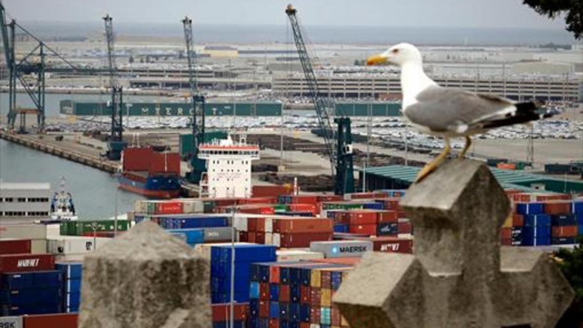 Contenedores en el Puerto de Barcelona.