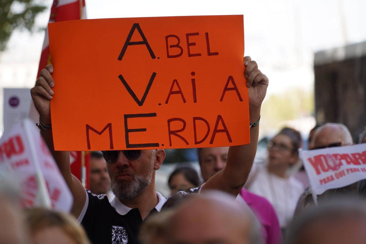 Manifestación por el AVE de Sanabria en Madrid: protesta por el tren a las puertas de Renfe