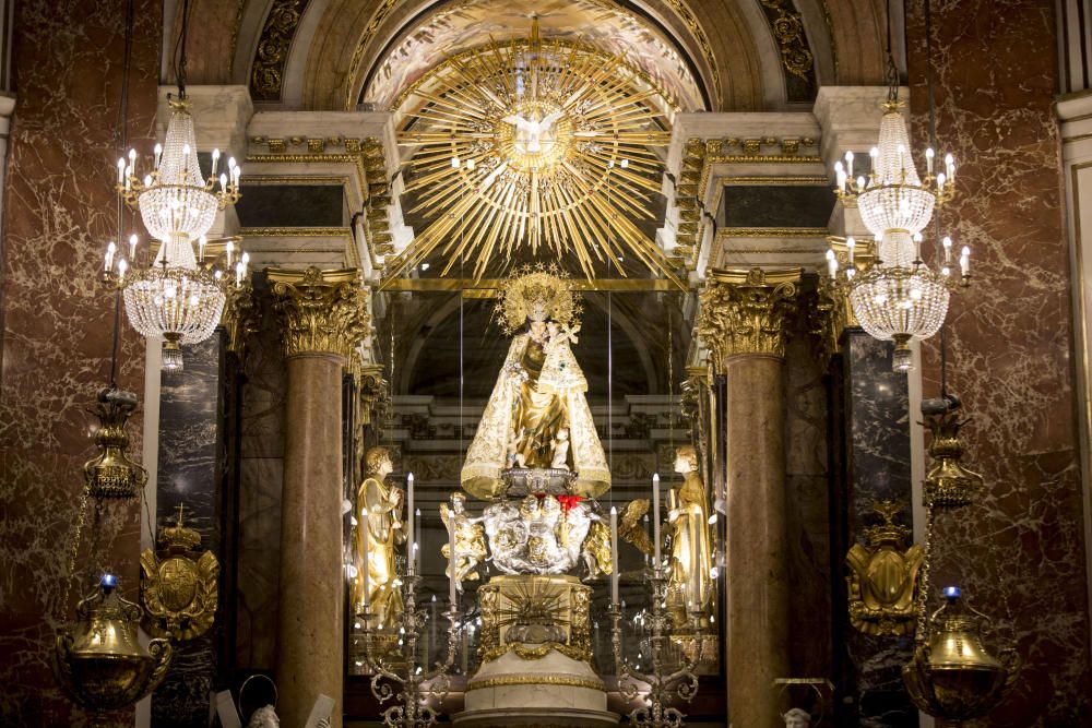 La Basílica de la Virgen de los Desamparados, el templo de los 350 años