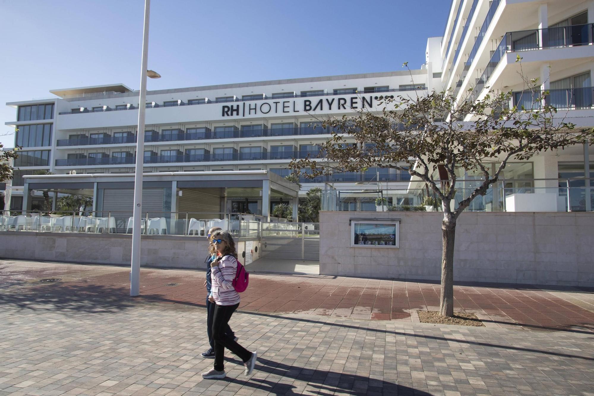 Hoteles abiertos y cerrados en la playa de Gandia