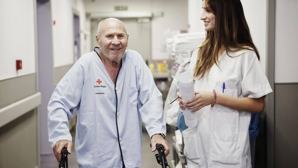 Pacientes del hospital Cruz Roja: "Tengo una edad, pero lo llevo con alegría"