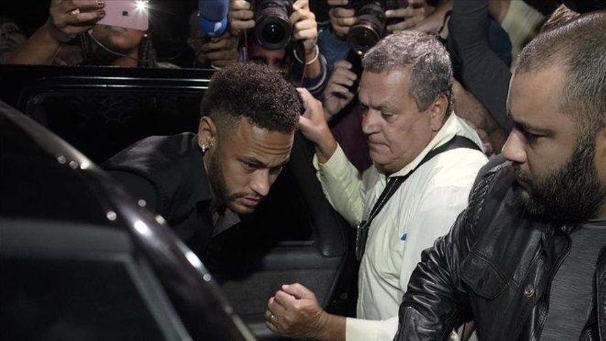 Neymar sale de un frente judicial pero entra en otro