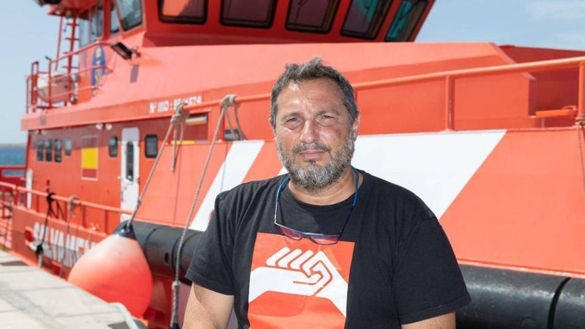 Manuel Capa frente a la Guardamar Concepción Arenal. Desde hace un año, el representante sindical está destinado en Baleares.