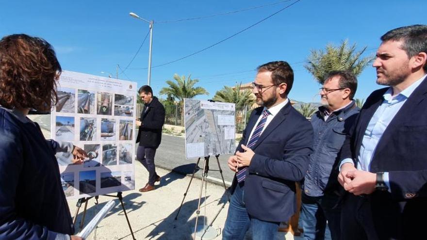 El consejero de Agricultura y Agua, Antonio Luengo, supervisó ayer el resultado de las obras.