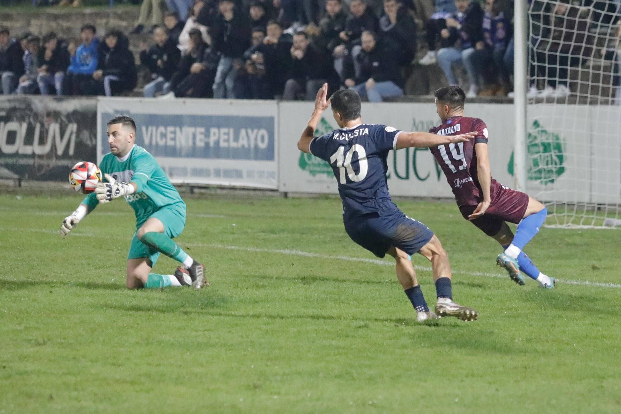 EN IMÁGENES: Así ha sido el derbi comarcal entre Marino y Avilés (0-0)