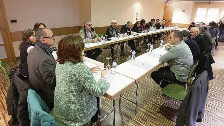 El candidato popular a la Alcaldía, Jesús Vázquez, en el encuentro sectorial de Medio Ambiente. // Jesús Regal