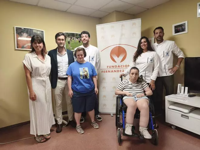 La revisión oftalmológica de la Fundación Fernández-Vega en la Asociación Nora de Siero, en imágenes